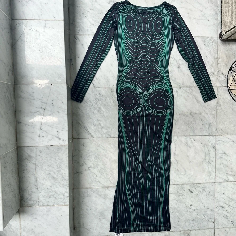 Green Body Swirl Map Print Dress, Medium - Picture 5 of 6